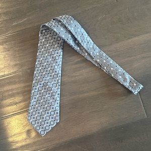 Geoffrey Beene 100% Silk Beene Grey & Black Tie